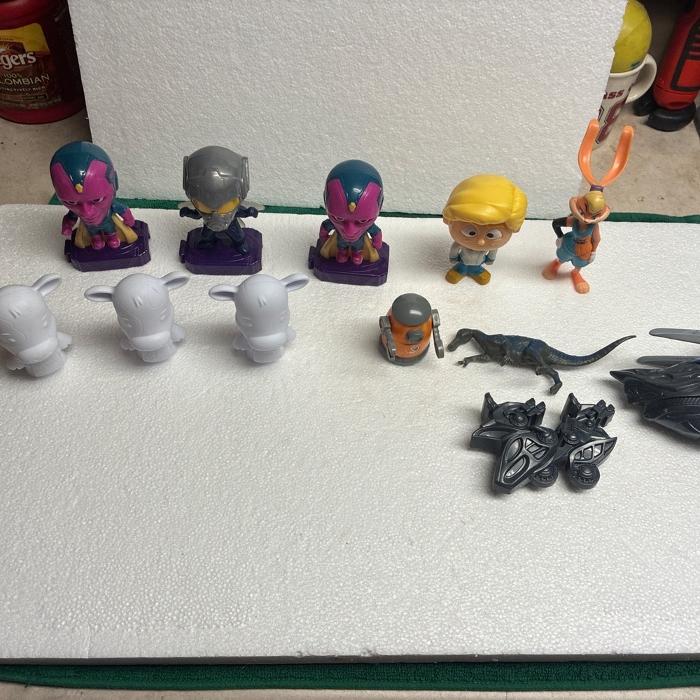 Random‎ Toy Figure Lot (12) - Picture 2 of 5